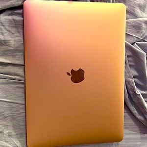 2018 Apple MacBook Air rose gold 13 inch screen